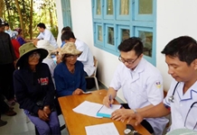Khám, chữa bệnh, phát thuốc miễn phí cho hơn 400 người