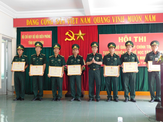 Bộ Chỉ huy Bộ đội Biên phòng tỉnh: Hội thi cán bộ giảng dạy chính trị, tuyên truyền viên về học tập và làm theo phong cách Hồ Chí Minh, năm 2017 thành công tốt đẹp
