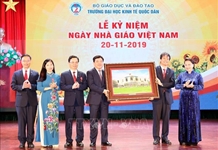 Chủ tịch Quốc hội Nguyễn Thị Kim Ngân dự Lễ Kỷ niệm Ngày Nhà giáo Việt Nam tại Trường Đại học Kinh tế quốc dân