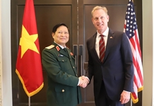 Bộ trưởng Ngô Xuân Lịch thực hiện hàng loạt các cuộc gặp song phương tại Shangri-La 18