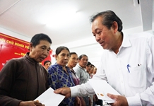 Chăm lo cho người dân đón Tết ấm cúng