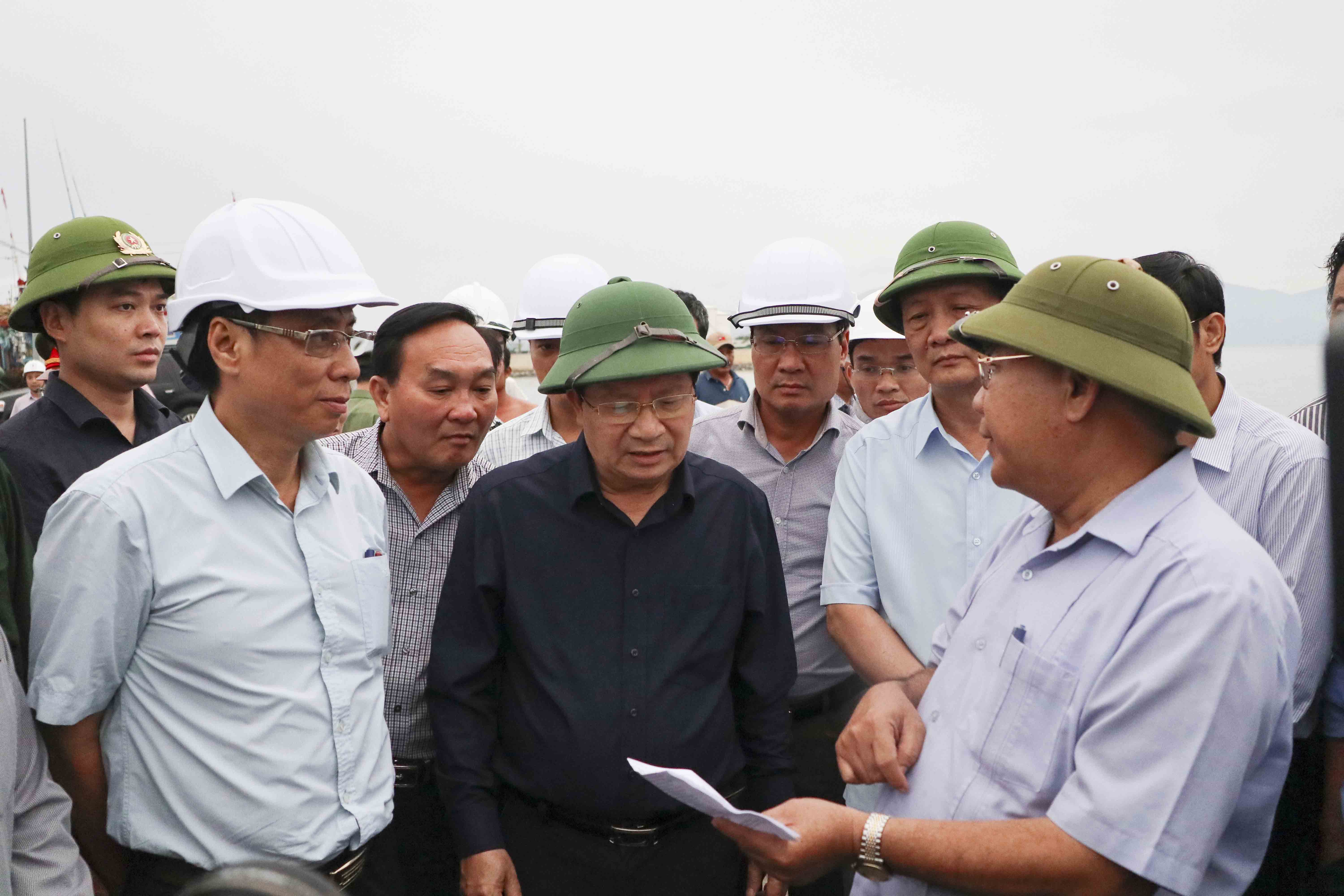 Không được chủ quan với bão số 14