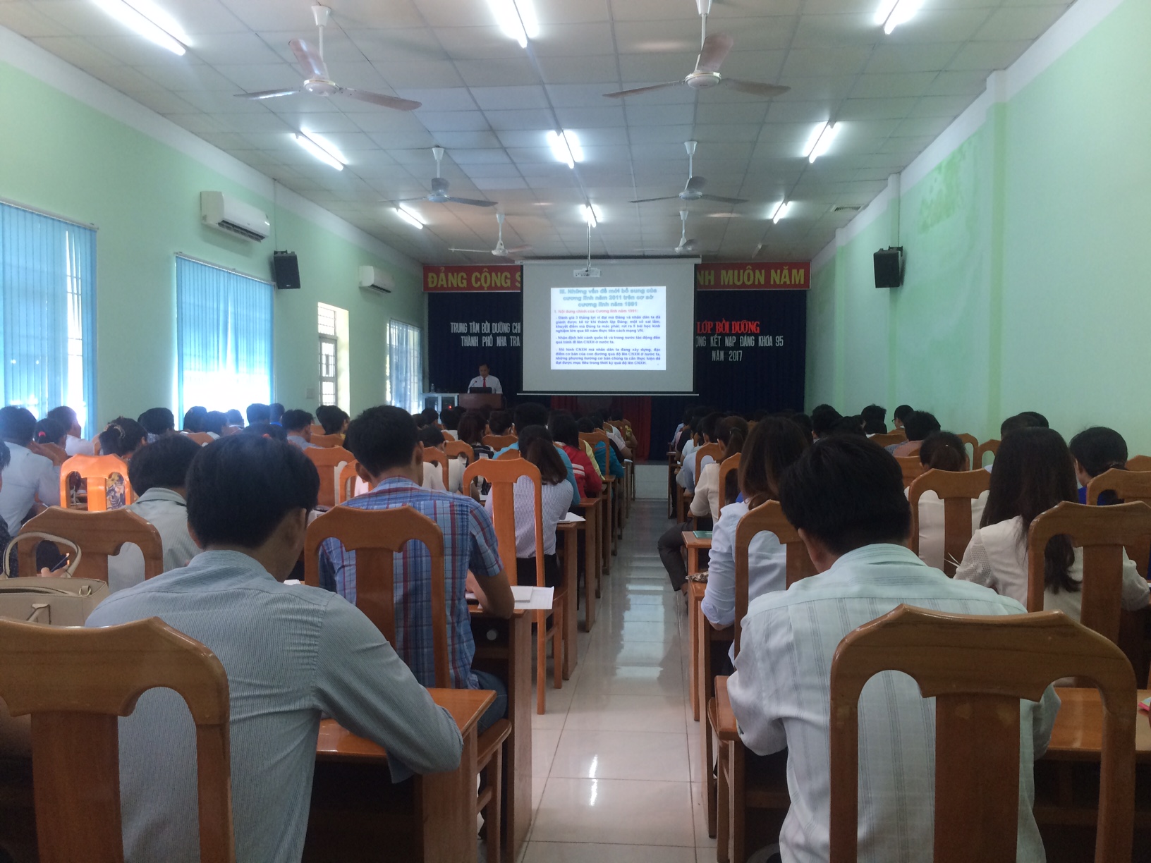 Trung tâm bồi dưỡng chính trị thành phố Nha Trang khai giảng lớp đối tượng kết nạp Đảng khóa 95 năm 2017