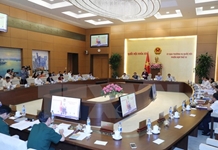 Ủy ban thường vụ Quốc hội cho ý kiến về dự án Luật quốc phòng (sửa đổi)