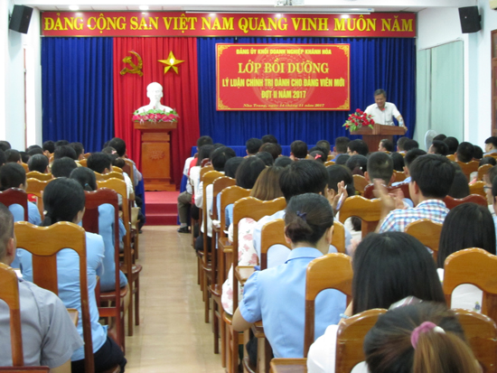 Đảng ủy Khối Doanh nghiệp mở lớp bồi dưỡng lý luận chính trị dành cho đảng viên mới đợt II năm 2017 