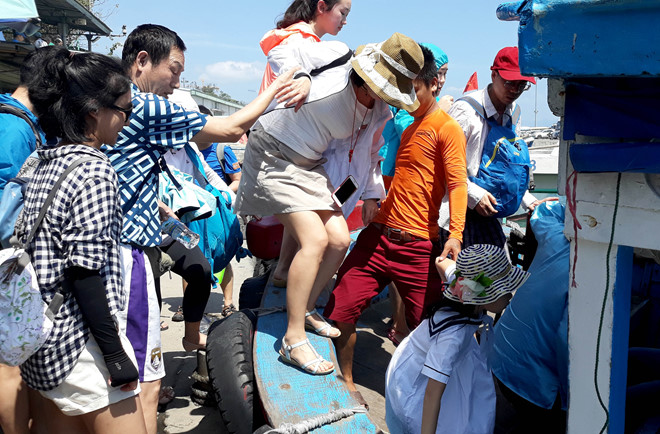 Gần 200.000 du khách chọn Nha Trang để du xuân