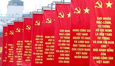 Sự khác biệt về bản chất giữa "tự diễn biến", "tự chuyển hóa" với đổi mới