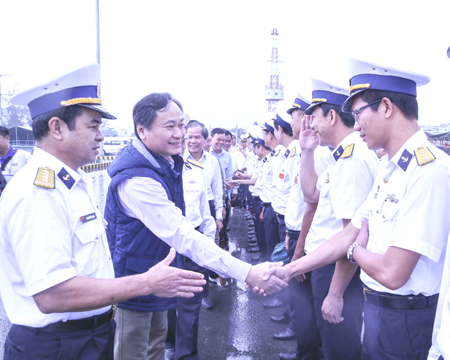 Từ ngày 5 đến 14-4: Đoàn công tác tỉnh thăm và làm việc tại huyện Trường Sa