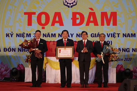 Trường Cao đẳng Kỹ thuật Công nghệ Nha Trang đón nhận Huân chương Lao động hạng Nhất