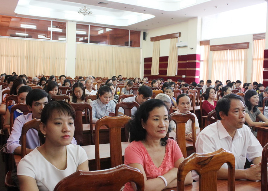 Quán triệt Nghị quyết Đại hội lần thứ XII của Đảng cho đội ngũ phóng viên báo chí, văn nghệ sĩ, trí thức và khoa học kỹ thuật 