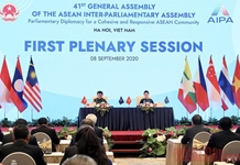 Xây dựng một Cộng đồng ASEAN vững mạnh, đoàn kết và tự cường