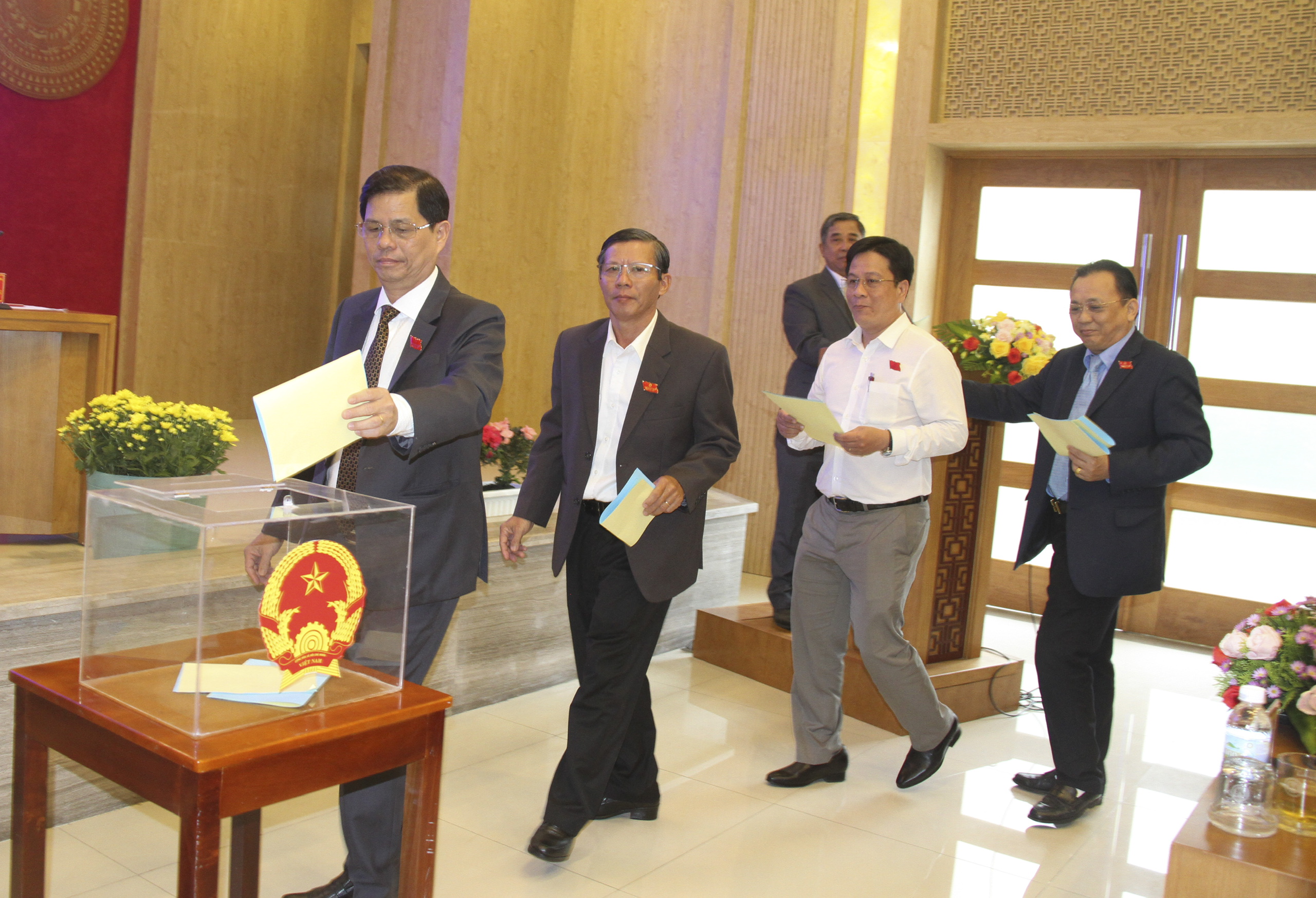 Bế mạc Kỳ họp thứ 13, HĐND tỉnh khóa VI