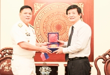 Lãnh đạo tỉnh tiếp đoàn công tác tàu Hải quân Philippines