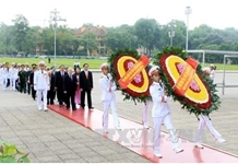 Lãnh đạo Đảng, Nhà nước vào Lăng viếng Chủ tịch Hồ Chí Minh nhân kỷ niệm 126 năm ngày sinh của Người