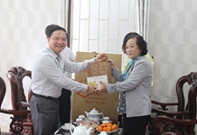 Bí thư Tỉnh ủy Khánh Hòa thăm, chúc Tết gia đình các cán bộ chủ chốt của tỉnh qua các thời kỳ