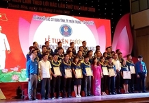2 đoàn viên Khối các cơ quan tỉnh Khánh Hòa được tuyên dương Thanh niên tiên tiến làm theo lời Bác
