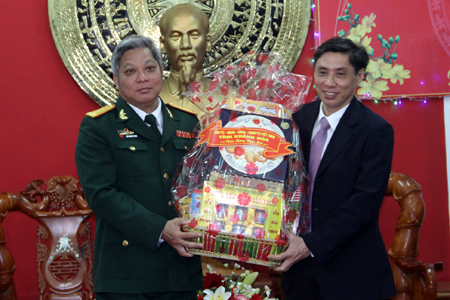 Lãnh đạo tỉnh Khánh Hòa thăm, chúc Tết các đơn vị bộ đội