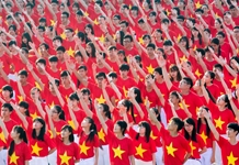 Hãy bày tỏ lòng yêu nước đúng cách