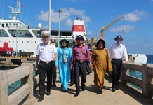 Những hình ảnh của đoàn công tác số 3 thăm, làm việc với quân, dân quần đảo Trường Sa và nhà giàn DK1