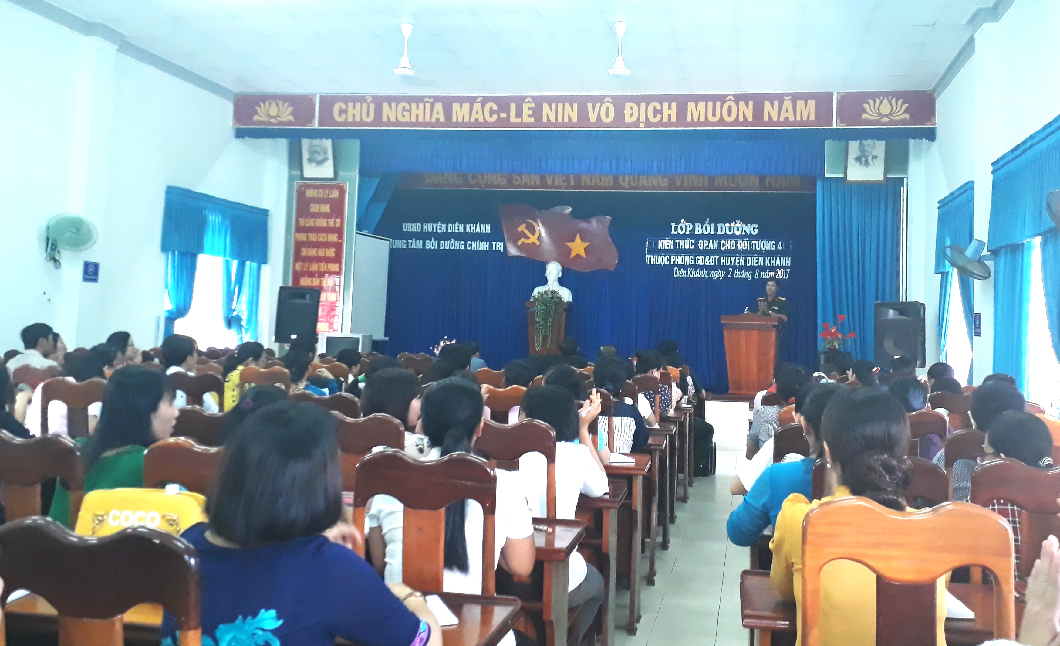 Diên Khánh: 100 cán bộ quản lý các trường tham gia  lớp bồi dưỡng kiến thức Quốc phòng – An ninh đối tượng 4
