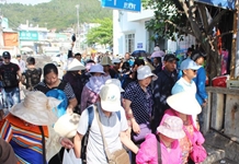 DU LỊCH NHA TRANG ĐANG LÚNG TÚNG TRƯỚC LÀN SÓNG KHÁCH TRUNG QUỐC