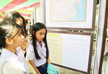 "Dạy chữ" gắn với "dạy người"