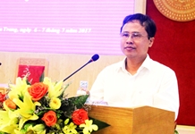 Xem xét, thông qua nhiều nghị quyết quan trọng