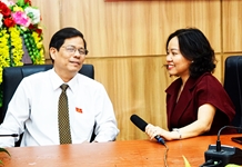 Đoàn kết vượt qua khó khăn, tập trung phát triển kinh tế - xã hội, chăm lo đời sống nhân dân