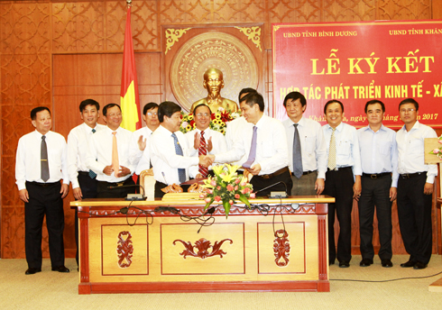 Bình Dương và Khánh Hòa đẩy mạnh hợp tác kinh tế - xã hội