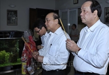 Thủ tướng Nguyễn Xuân Phúc dâng hương, tưởng nhớ các đồng chí nguyên lãnh đạo Đảng, Nhà nước