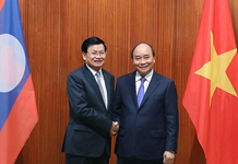 Thủ tướng Nguyễn Xuân Phúc hội đàm Thủ tướng Lào Thoong-lun Xi-xu-lít