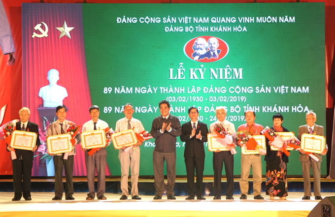 Tự hào về Đảng Cộng sản Việt Nam quang vinh