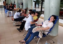 Hiến hơn 106 đơn vị máu khẩn cấp dự phòng cho bão số 12