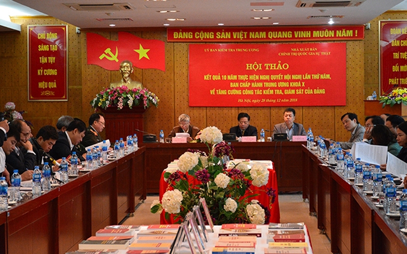 Kết luận của Bộ Chính trị về tiếp tục thực hiện Nghị quyết T.Ư 5 khóa X về tăng cường công tác kiểm tra, giám sát của Ðảng