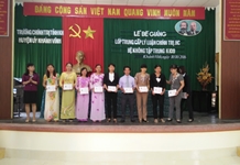 Khánh Vĩnh: 77 học viên tốt nghiệp Trung cấp lý luận chính trị – hành chính (khóa 109)