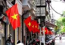 Thông báo về việc treo cờ Tổ quốc và nghỉ Tết Nguyên đán Mậu Tuất 2018