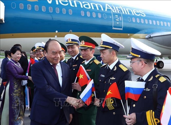 Thủ tướng Nguyễn Xuân Phúc tới Saint Petersburg bắt đầu thăm chính thức Liên bang Nga