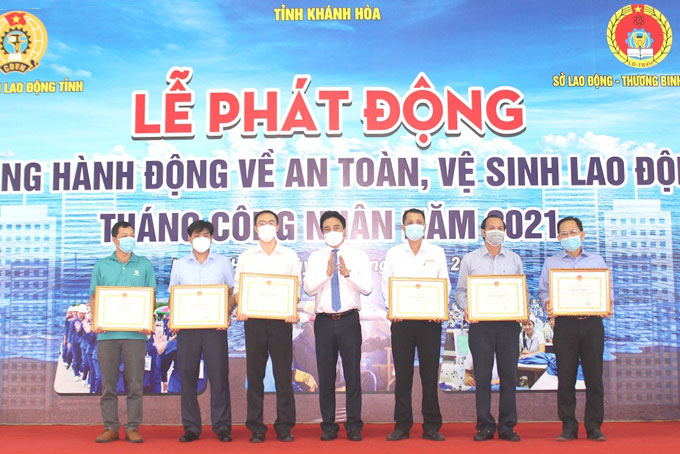 Phát động Tháng hành động An toàn, vệ sinh lao động và Tháng công nhân năm 2021