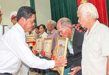 Truy tặng danh hiệu Bà mẹ Việt Nam Anh hùng cho 65 bà mẹ