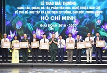 Trao Giải thưởng sáng tác, quảng bá tác phẩm văn học, nghệ thuật, báo chí về chủ đề “Học tập và làm theo tư tưởng, đạo đức, phong cách Hồ Chí Minh”