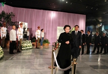 Chủ tịch Quốc hội dẫn đầu Đoàn đại biểu Đảng và Nhà nước Việt Nam viếng lãnh tụ Fidel Castro