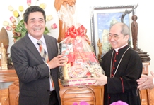 Thăm, tặng quà nhân dịp Giáng sinh 2016