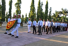 Lãnh đạo tỉnh viếng, đặt vòng hoa Nghĩa trang liệt sĩ Hòn Dung