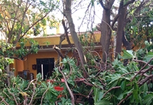 Quân và dân Trường Sa khắc phục hậu quả bão số 16