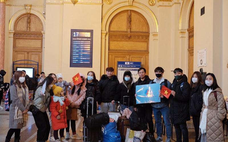 Tổ chức các chuyến bay sơ tán công dân từ Ukraine về nước