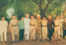 Vì một nước Việt Nam hòa bình, độc lập và thống nhất!