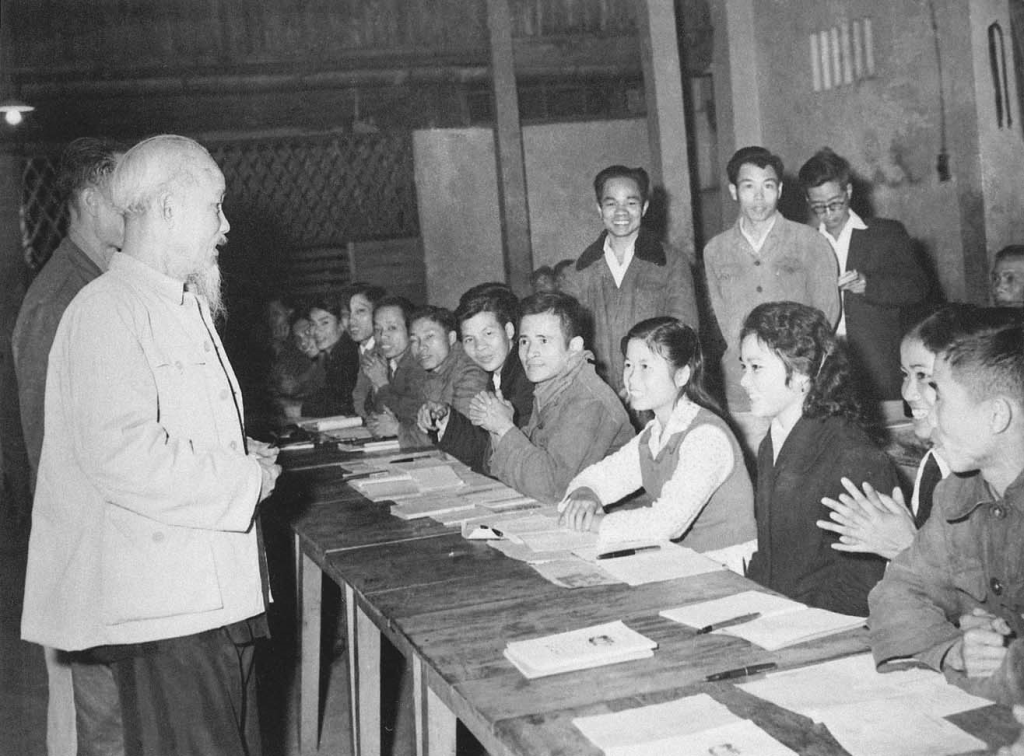 Nét đặc sắc trong tư tưởng Hồ Chí Minh về nâng cao dân trí 