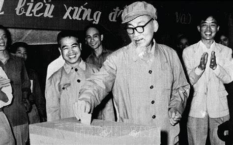 Tư tưởng Hồ Chí Minh về dân chủ và vai trò của dân chủ trong bảo đảm đạo đức công vụ ở Việt Nam hiện nay