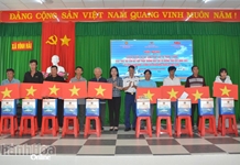 Tổ chức chương trình Cảnh sát biển đồng hành với ngư dân tại xã Vĩnh Hải