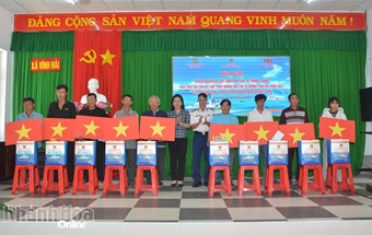 Tổ chức chương trình Cảnh sát biển đồng hành với ngư dân tại xã Vĩnh Hải